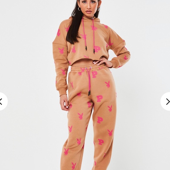 🔄 Playboy Camel All Over Print Cropped Hoodie - Picture 2 of 6